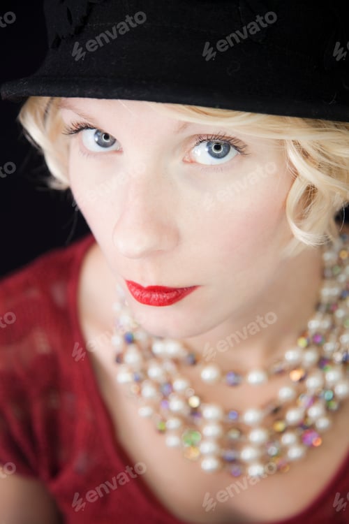 Preview: Wealthy Seductive Woman looking right at you !