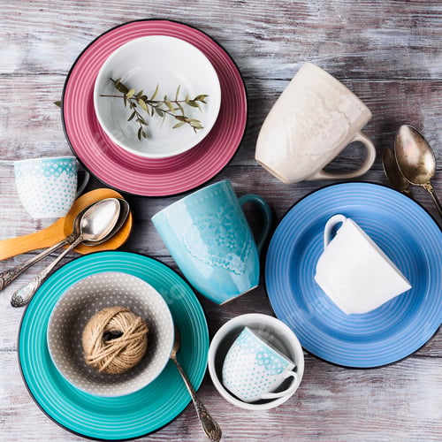 Preview: Ceramic crockery on wooden background