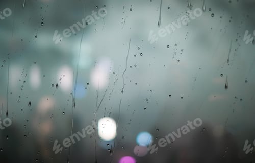 Preview: Raindrops on the window