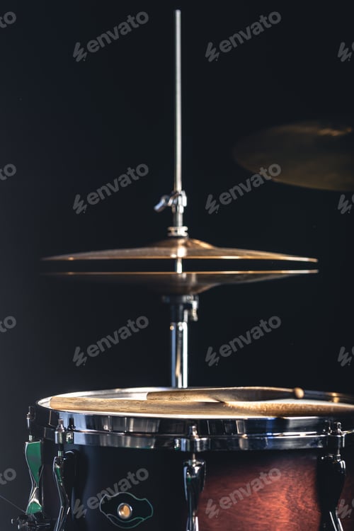 Preview: Snare drum and cymbals on a black background.