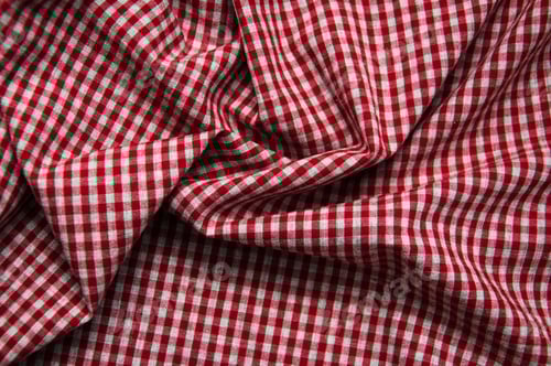Preview: Red and White Gingham Patterned Fabric Texture