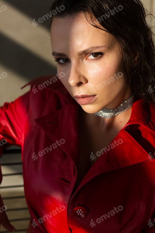Preview: Pretty woman with dark long hair