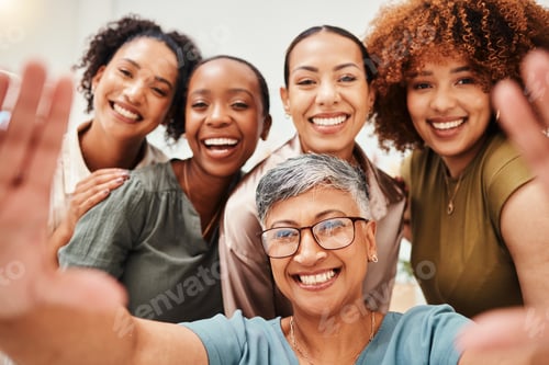 Preview: Selfie, office or portrait of women taking a picture together for teamwork on workplace break. Fash