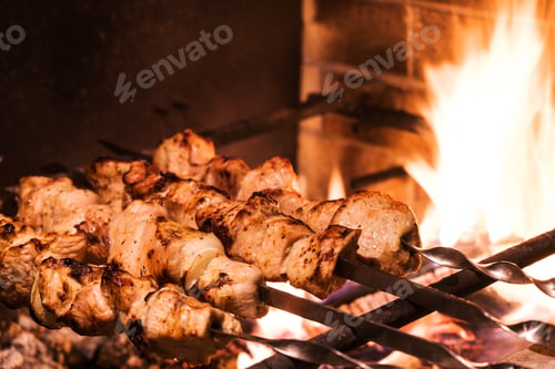 Preview: Turkey kebab on the grill closeup