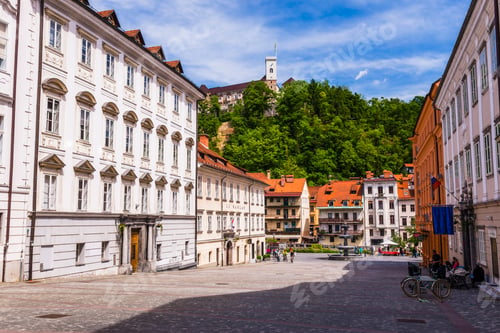 Preview: Ljubljana Castle in Ljubljana Old Town, seen from Novi Trg (square), Ljubljana, Slovenia, Europe