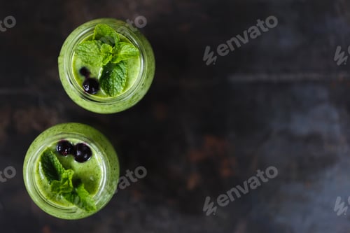 Preview: Two green smoothie in the jar