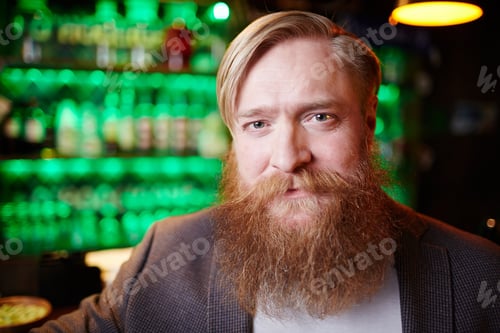 Preview: Bearded man