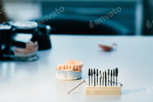 Preview: Grinding tools and drills for dental technicians