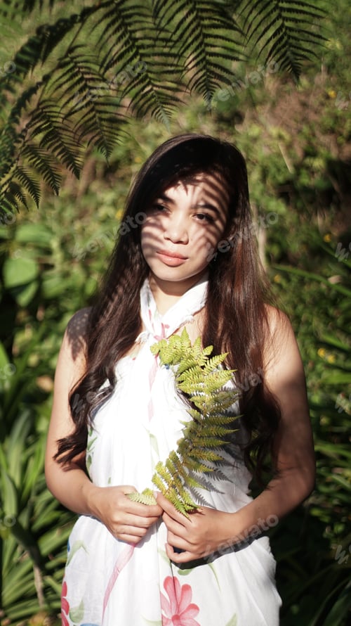 Preview: Beautiful asian woman shadow face