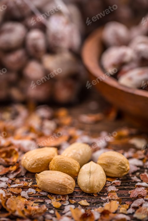 Preview: Peeled salted peanuts