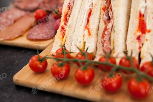 Preview: Appetizers and club sandwiches
