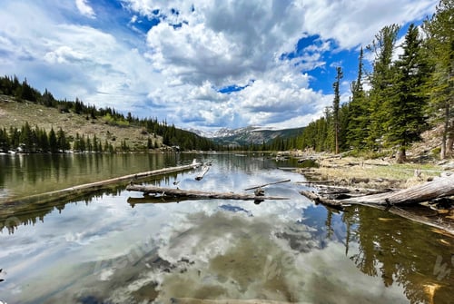 Preview: Wide Angle View of Lake in the Mountains