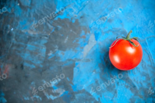 Preview: top view fresh red tomatoe on blue background salad photo color vegetables food