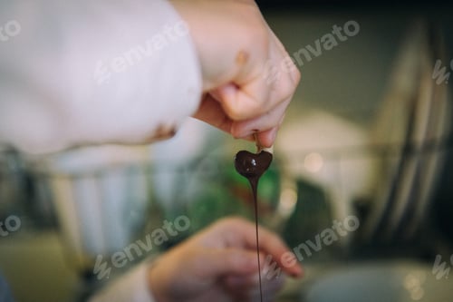 Preview: Chocolate Heart Candy Creation for a Valentine's Treat