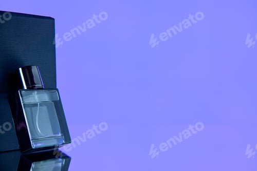 Preview: front view expensive perfume on purple background fragnance feeling valentines day smell scent gift