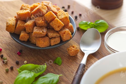 Preview: Plate with soup croutons and herbs