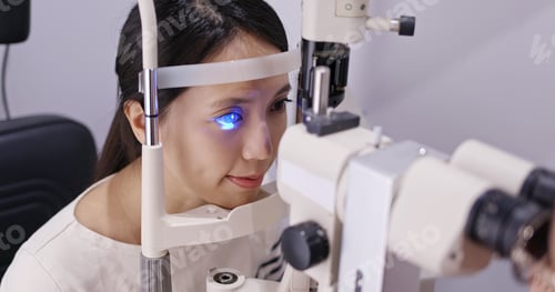 Preview: Woman check on eye