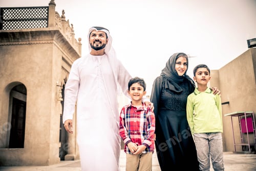 Preview: Arabian family