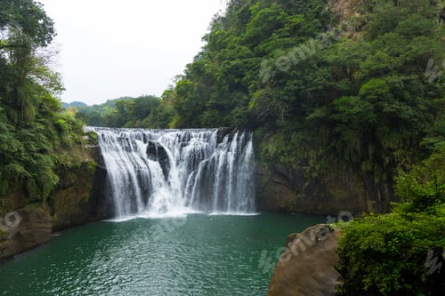 Preview: Beautiful Shifen waterfall in Taiwan