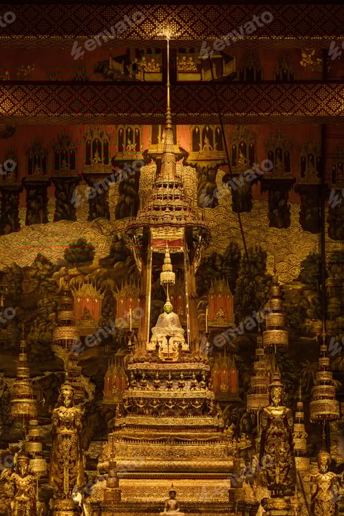 Preview: Vertical of Garuda statues at Wat Phra Kaew in Grand Palace in Bangkok, Thailand