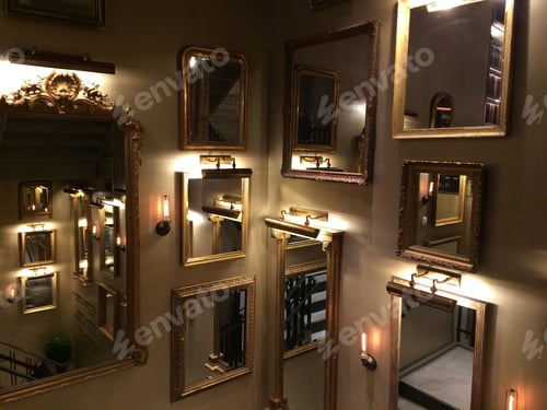 Preview: Multiple mirrors on the walls lit up
