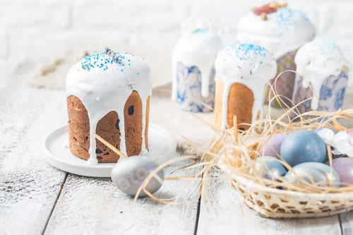 Preview: Easter table with Easter cakes