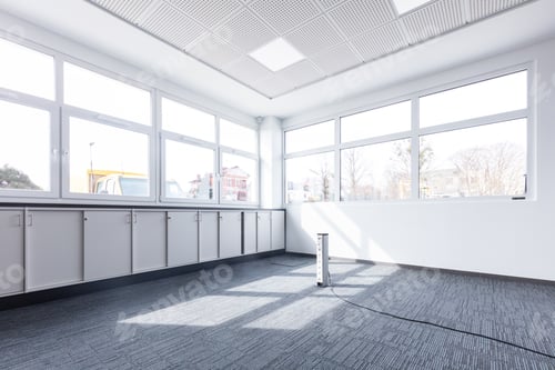 Preview: Empty new office for rent