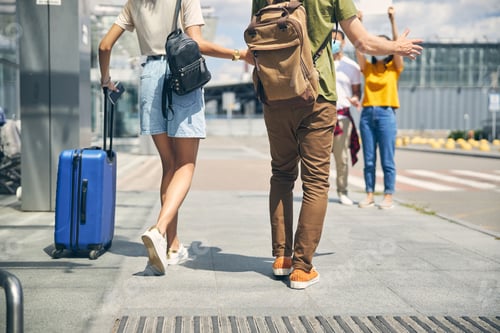 Preview: Image of meeting friends from different country in airport