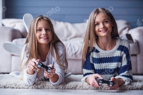 Preview: Teenage girls at home