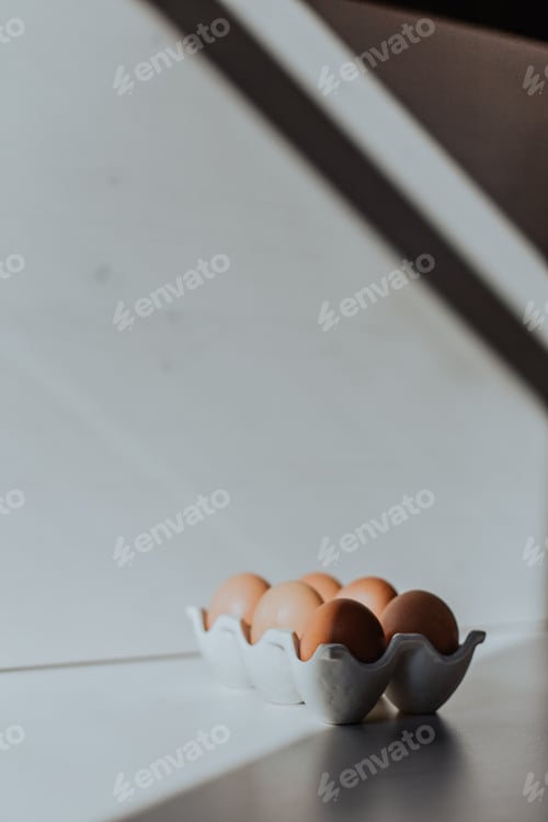Preview: Six eggs in a ceramic basket