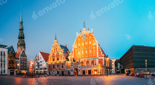 Preview: Panorama Of Town Hall Square With St. Peter's Church And House O