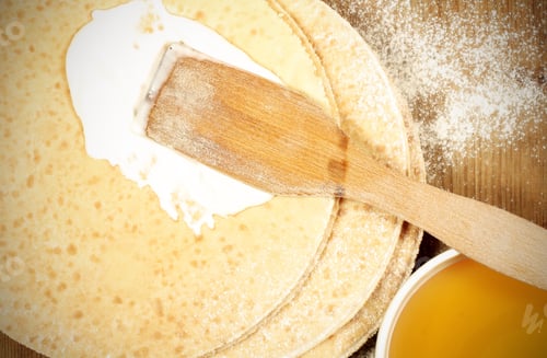 Preview: Cakes For A Cake With Honey Lie On A Table Of Wood