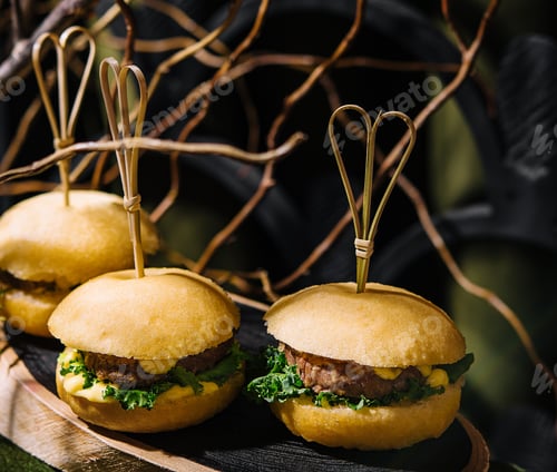 Preview: three mini burgers in the forest