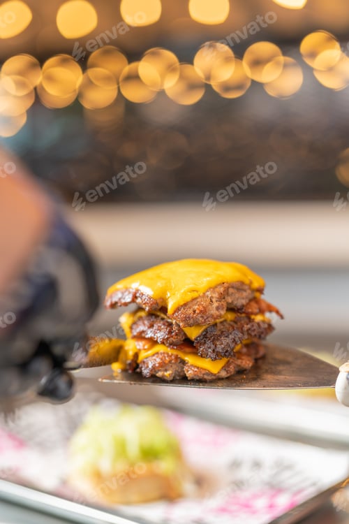 Preview: Three hamburgers to assemble the hamburger bun