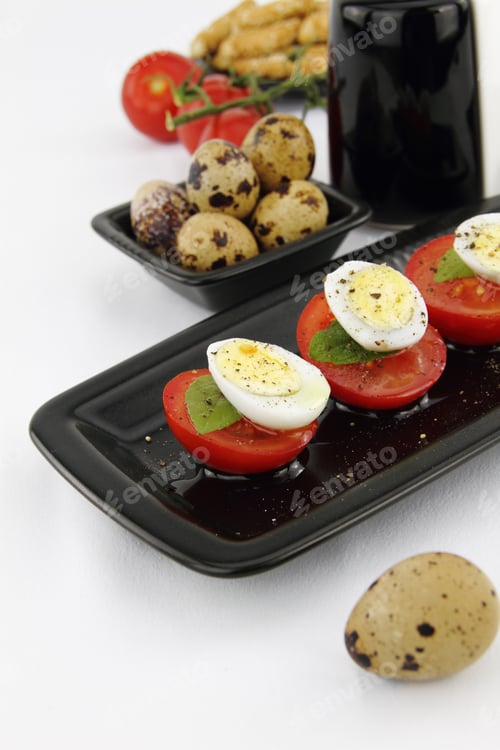 Preview: Quail eggs and tomatoes