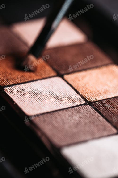 Preview: Set of nude mineral eyeshadow in a palette