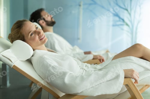 Preview: Couple relaxing at wellness spa resort