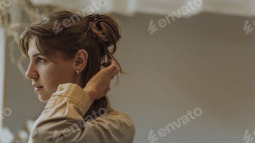 Preview: Woman with Brown Hair Posing Indoors