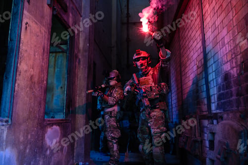 Preview: Expert team of soldiers attacking enemy during military operation, Army soldiers in protective