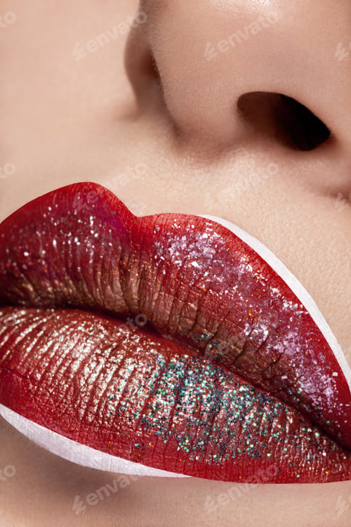 Preview: Close up lips with artistic make up