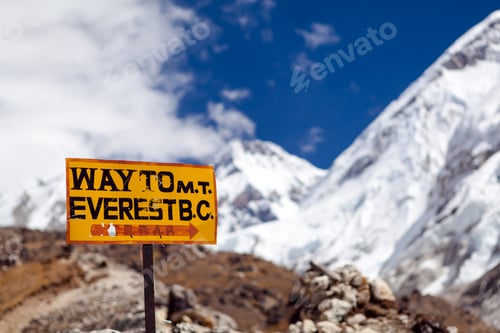 Preview: Mount Everest Signpost, Travel to Base Camp