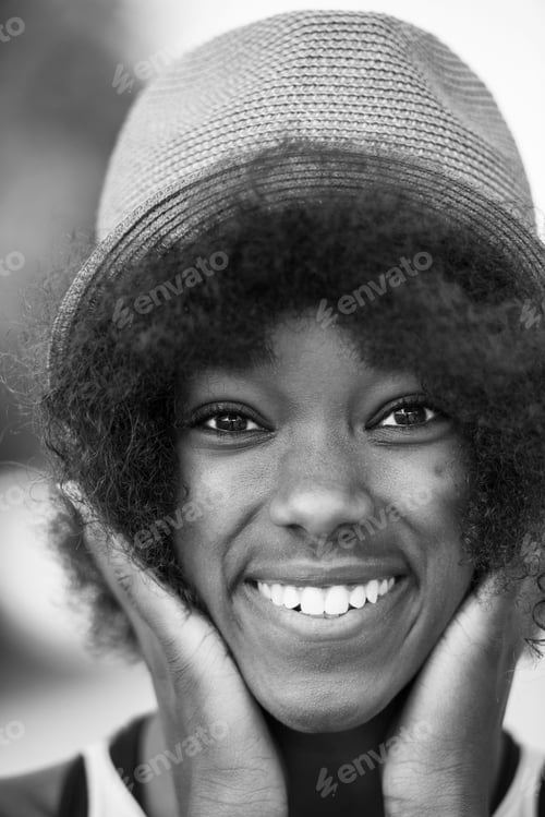 Preview: Close up portrait of a beautiful young african american woman sm