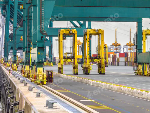 Preview: Giant wharf cranes in container terminal