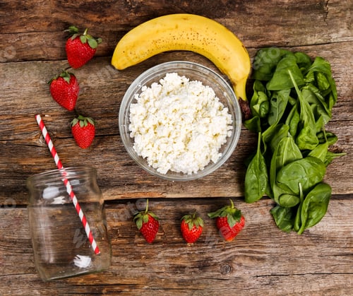 Preview: Smoothie Ingredients with Spinach, Strawberries, Banana, Cottage Cheese