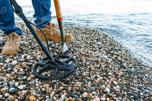 Preview: Metal detector coil in action above the ground