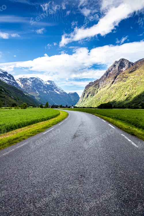 Preview: Road in Norway