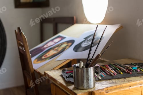 Preview: Painting and drawing utensils in a studio