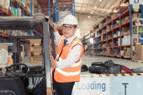 Preview: Warehouse manager Examine the equipment used to move goods in the warehouse