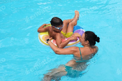 Preview: Bright float, brighter smiles; a moment of togetherness. Speaks to the value of shared experiences