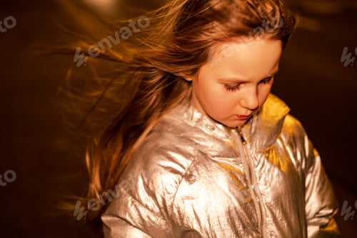 Preview: girl in front of teenager returns home by night city